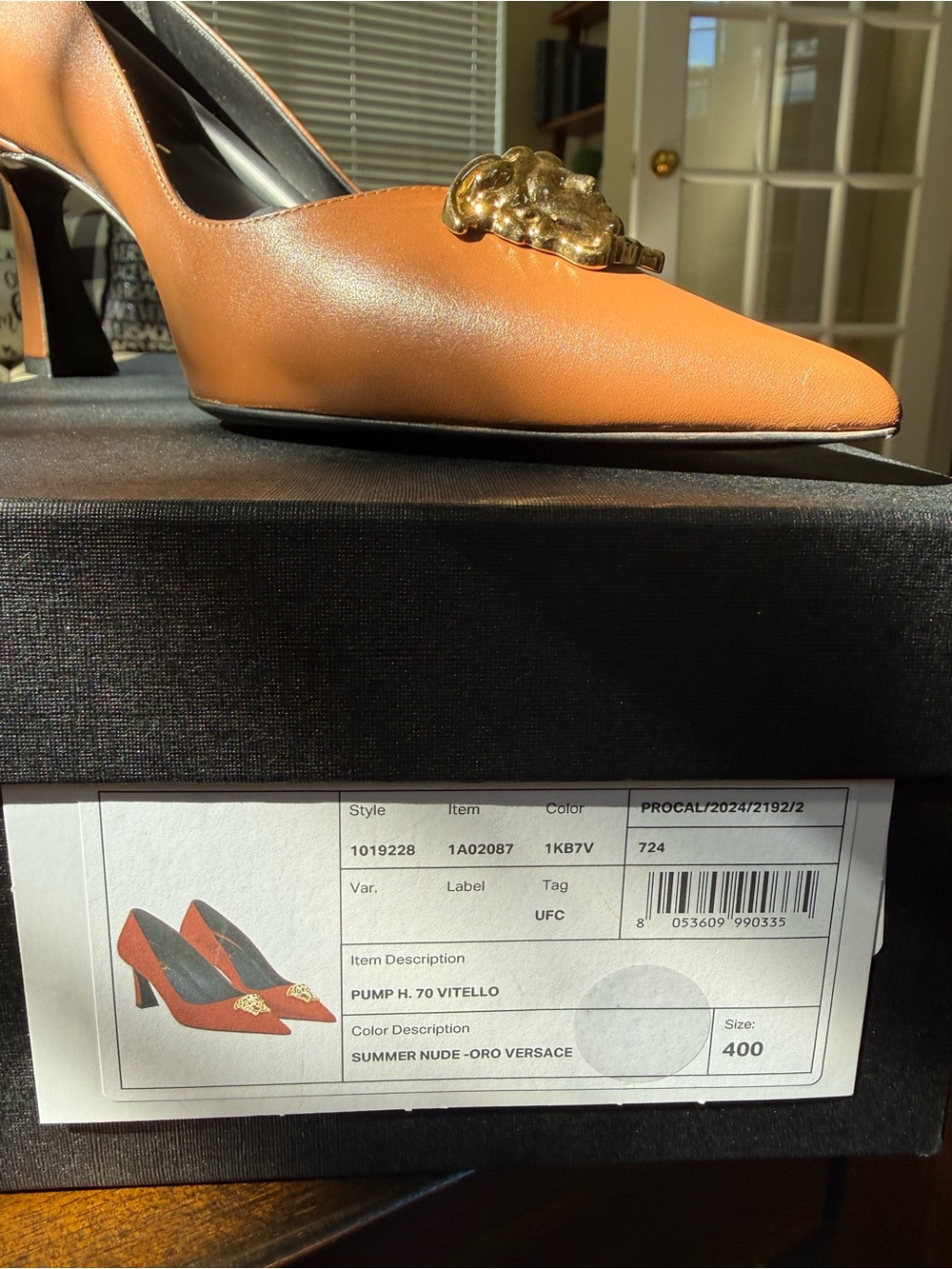 Versace Vitello Leather Pointed-Toe Pumps with Gold Medusa Accent NIB! - Picture 2 of 4